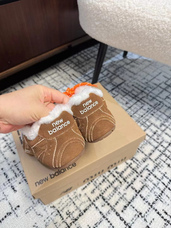 Sneakers Miu Balance 530 SL fodera in pile scamosciato marrone scuro