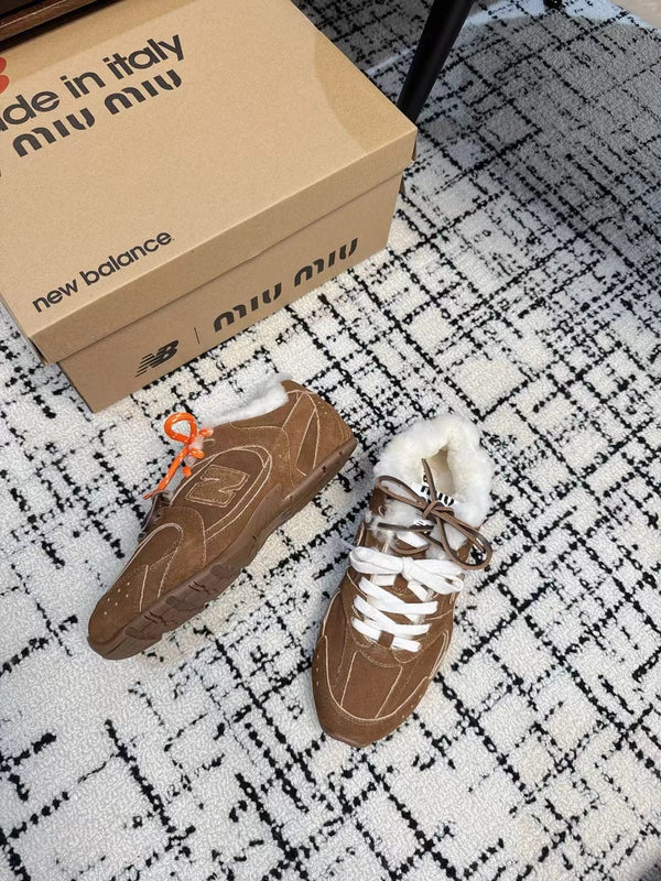 Sneakers Miu Balance 530 SL fodera in pile scamosciato marrone scuro