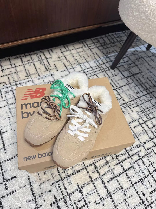 Sneakers Miu Balance 530 SL con fodera in pile e camoscio marrone chiaro