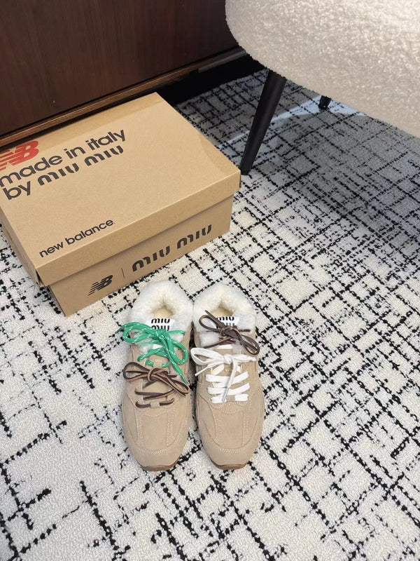 Sneakers Miu Balance 530 SL con fodera in pile e camoscio marrone chiaro
