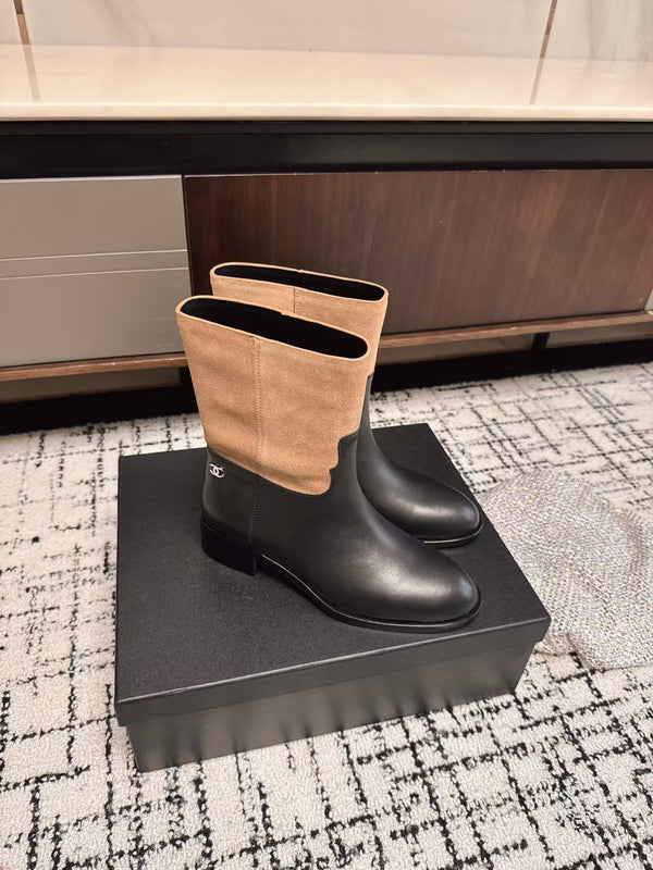 Chanel 25A Stivali invernali nuovi neri in pelle di vacchetta beige 393515