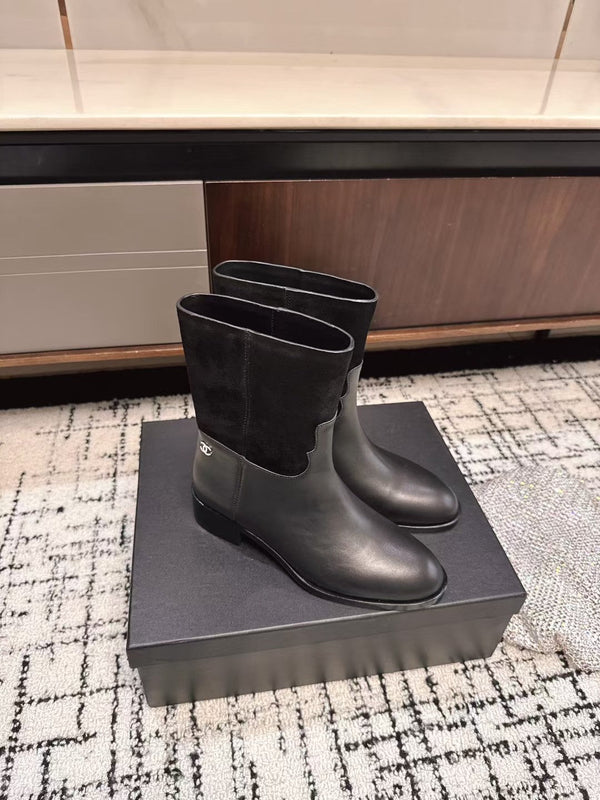 Chanel 25A Stivali invernali nuovi in pelle di vacchetta nera 393516
