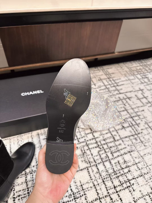 Chanel 25A Stivali invernali nuovi in pelle di vacchetta nera 393516