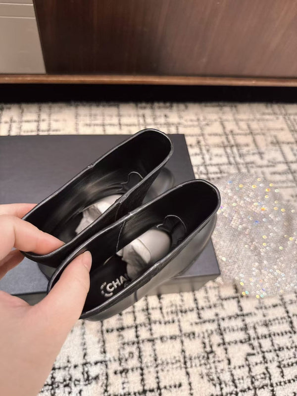 Chanel 25A Stivali invernali nuovi in pelle di vacchetta nera 393516