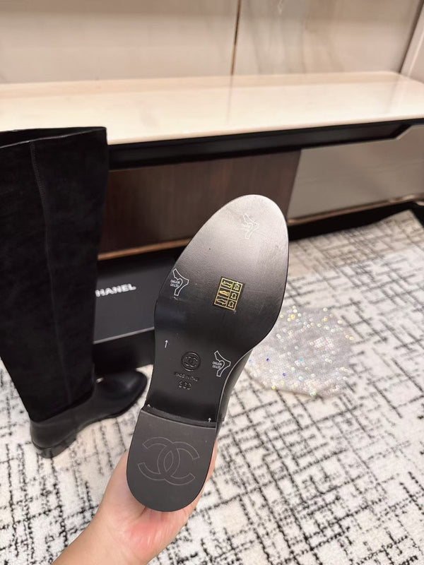 Chanel 25A Stivali invernali nuovi in pelle scamosciata mista nera 393520