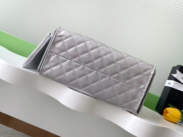 CC 25C Hobo Bags 40cm Silver Metalic Grained Calfskin