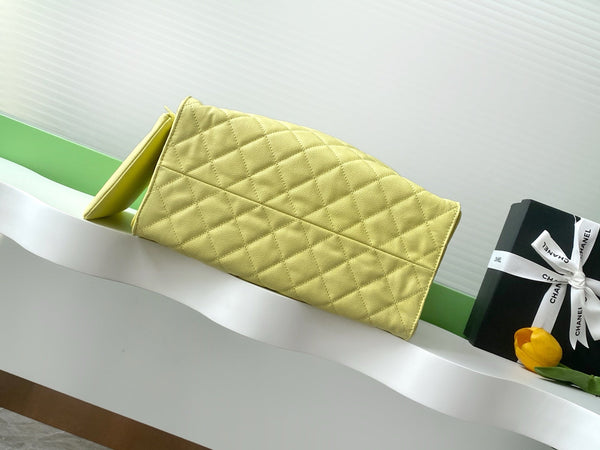 CC 25C Hobo Bags 40cm Lime Grained Calfskin