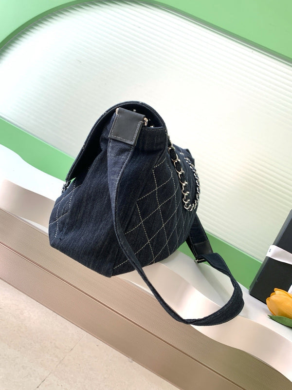 Chanel 25 Bag Navy Blue 40cm Denim Fabric 289495