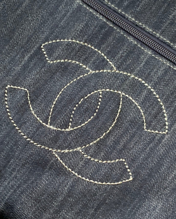 Chanel 25 Bag Navy Blue 40cm Denim Fabric 289495