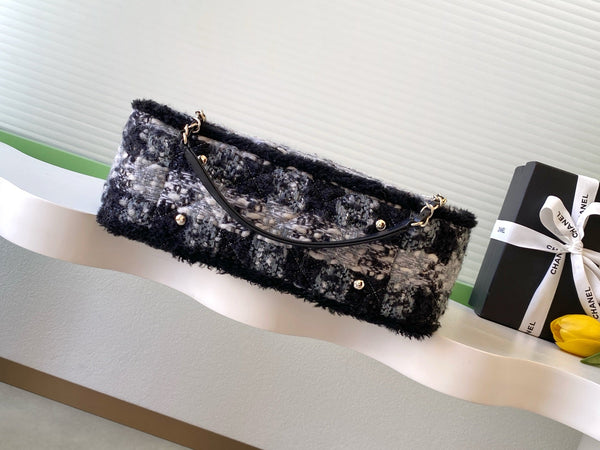 Sac Chanel 2025 en tissu tweed et cuir noir