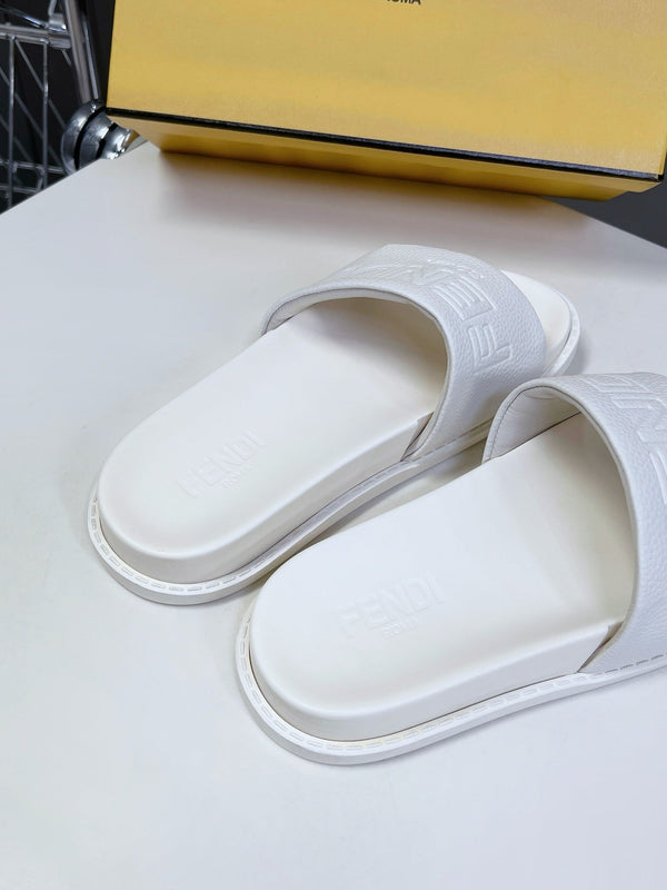 FENDI ROMA SLIDES IN WHITE LAMBSKIN LEATHER