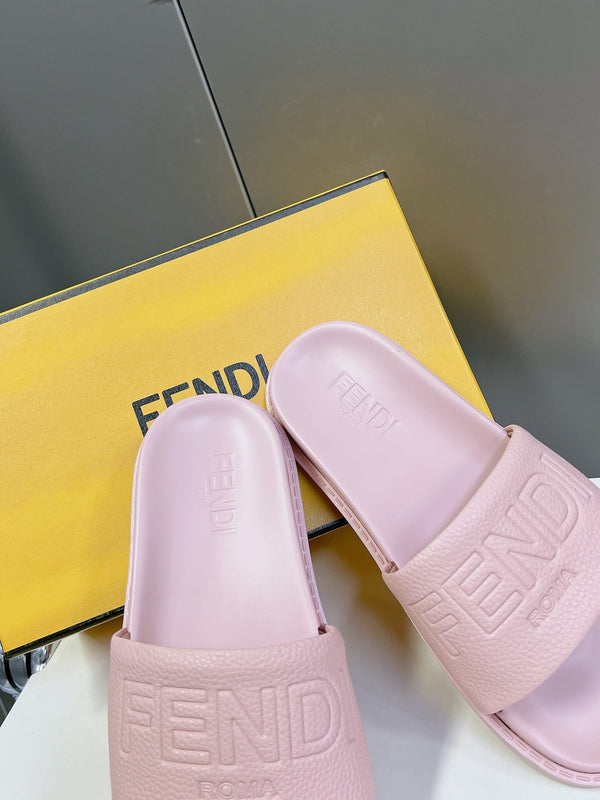 FENDI ROMA SLIDES IN LIGHT PINK LAMBSKIN LEATHER
