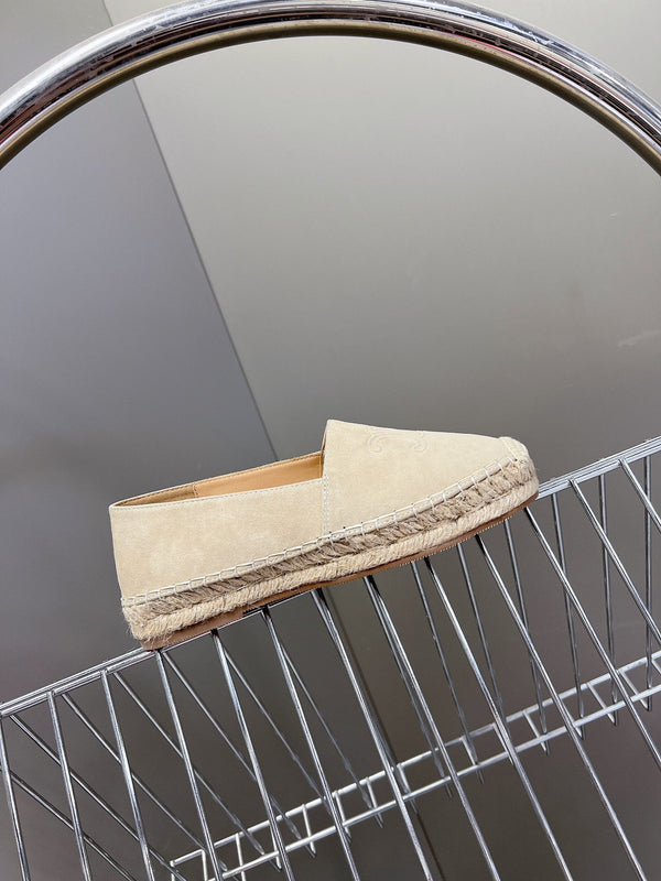 LOAFER IN OAT TAN SUEDE AND WOVEN RAFFIA