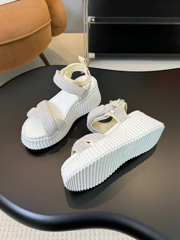 CHLOÉ NAMA WEDGE SANDAL 8 CM IN PASTEL GREY SUEDE AND WHITE RUBBER