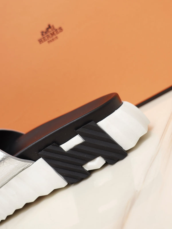 HM INFRA SANDAL SILVER LAMBSKIN