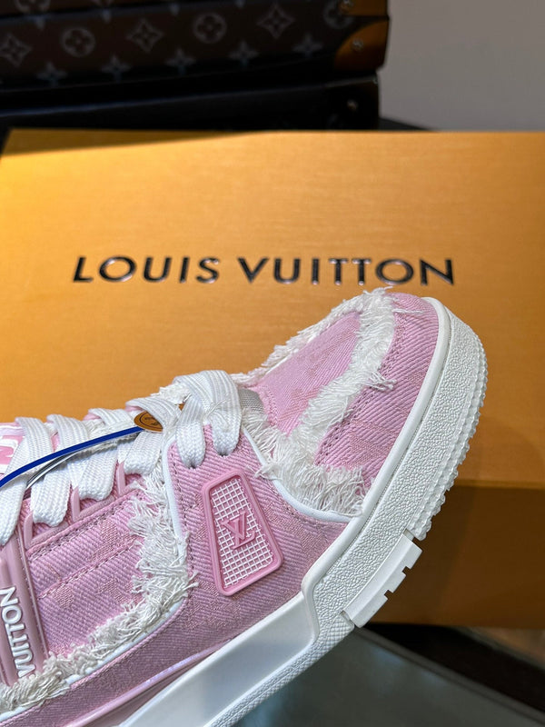 SNEAKER LV TRAINER IN TESSUTO ROSA CHIARO E CAMOSCIO