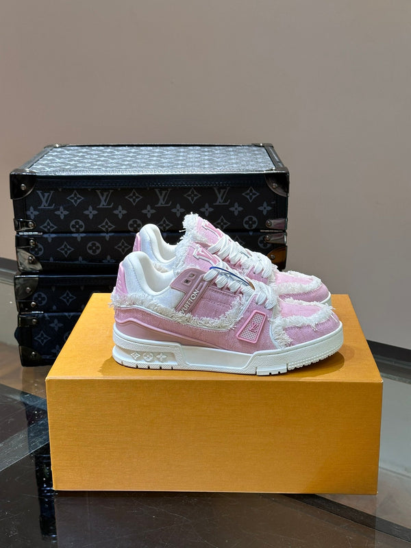 SNEAKER LV TRAINER IN TESSUTO ROSA CHIARO E CAMOSCIO