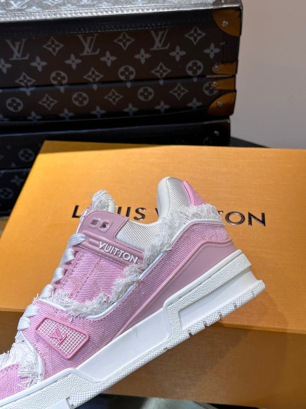 SNEAKER LV TRAINER IN TESSUTO ROSA CHIARO E CAMOSCIO