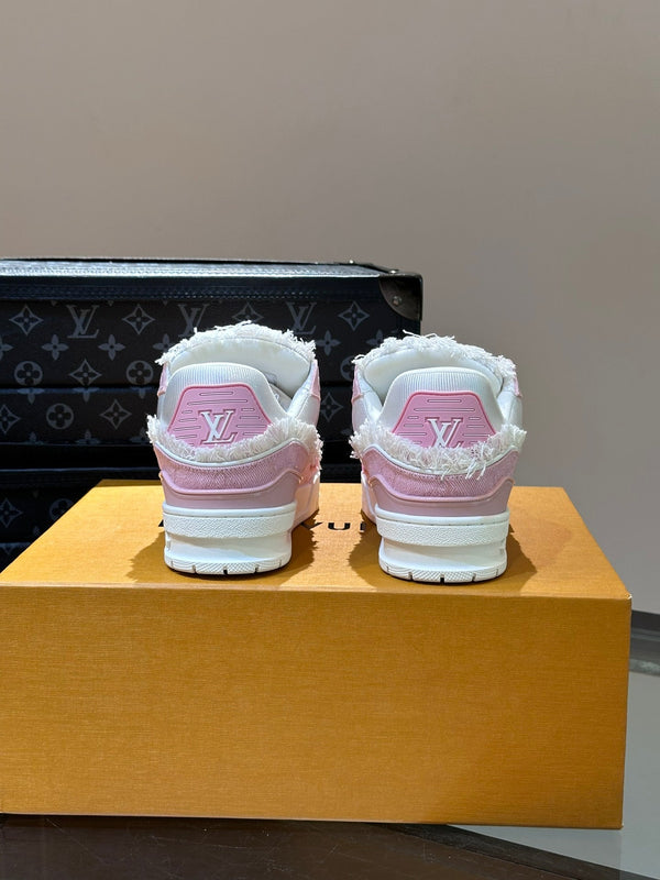 SNEAKER LV TRAINER IN TESSUTO ROSA CHIARO E CAMOSCIO