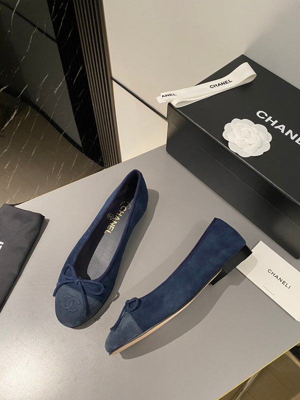 ballerina in pelle di vitello scamosciata blu scuro