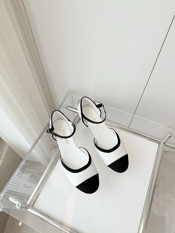 CC 25 Mary Jane White Sheepskin 238755