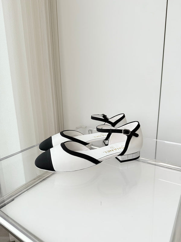 CC 25 Mary Jane White Sheepskin 238755