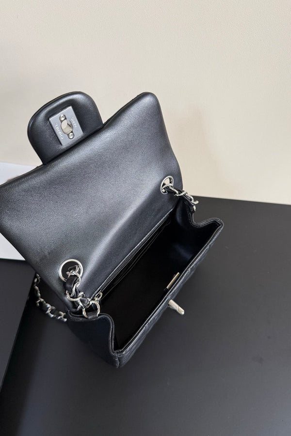 CC Flap Bag 17cm Black Sheepskin SHW 284824