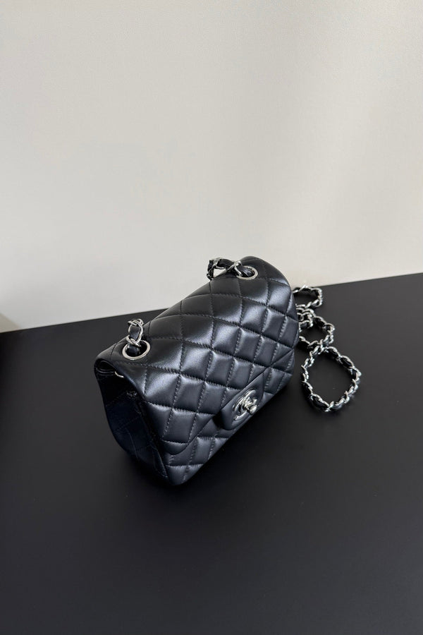 CC Flap Bag 17cm Black Sheepskin SHW 284824