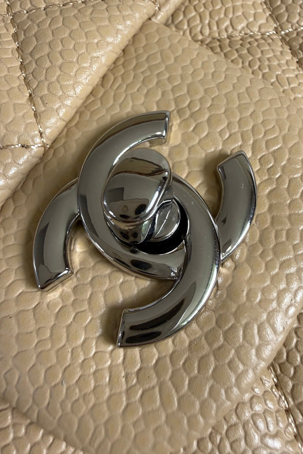 Sac à rabat CC 17cm Cuir Caviar Beige Quincaillerie Argentée 284749