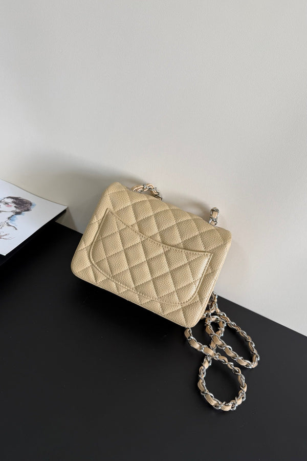 Sac à rabat CC 17cm Cuir Caviar Beige Quincaillerie Argentée 284749