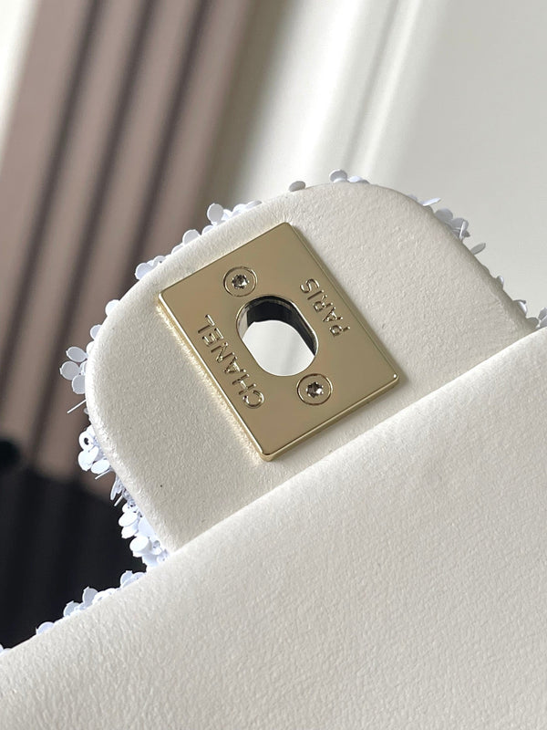 Chanel 25 Sequin Embroidered 21cm Bag White Leather Sequins 286172