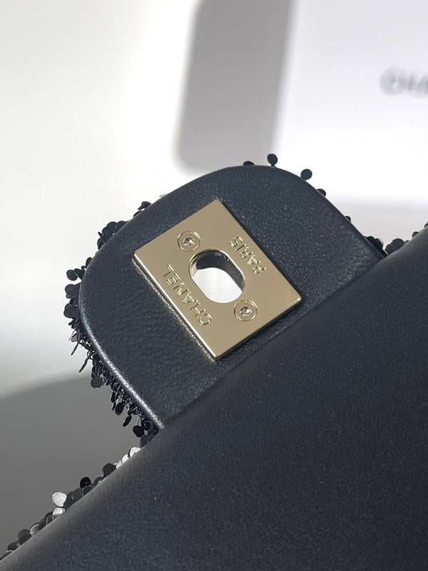 Chanel 25 Sequin Embroidered 21cm Bag Black Leather Sequins 286173