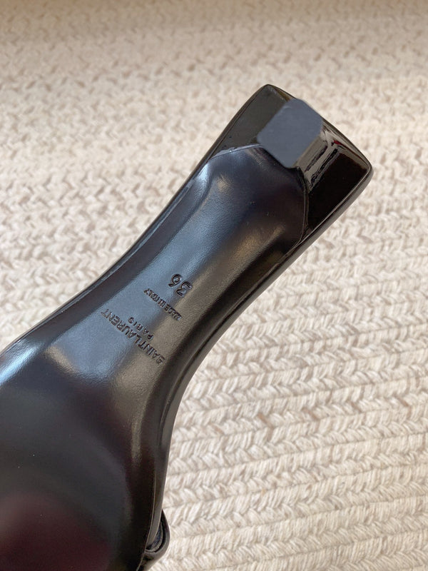 MULES ALTI CON PUNTA QUADRATA IN VITELLO LISCIO NERO