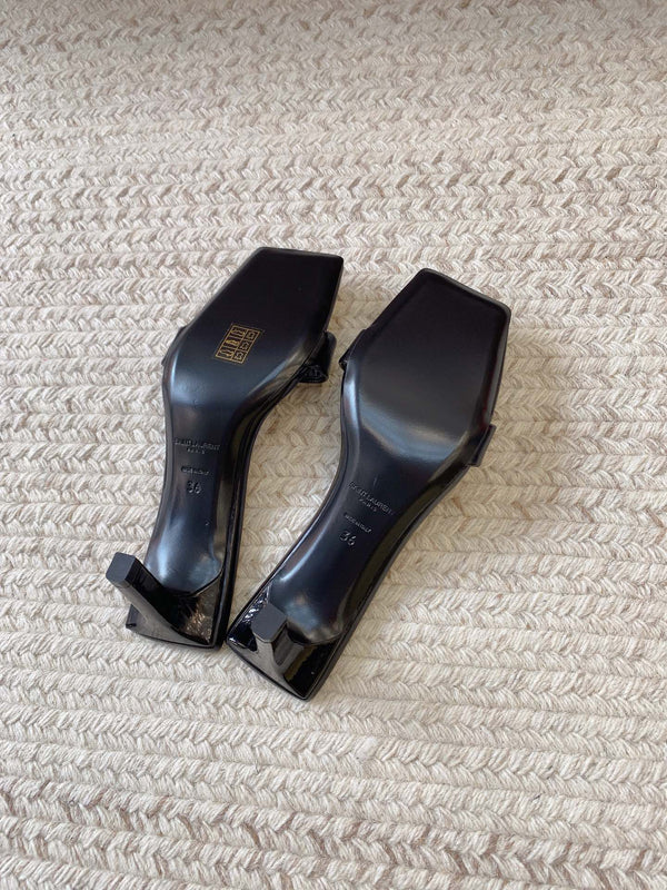 MULES ALTI CON PUNTA QUADRATA IN VITELLO LISCIO NERO