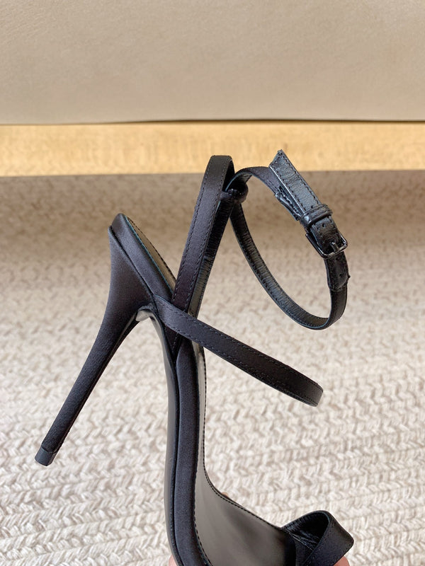 HIGH FLIP FLOPS SANDAL WITH STRAP IN BLACK SILK