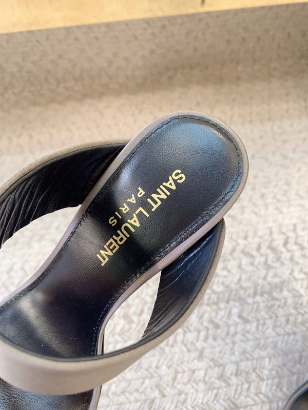 MULES ALTE MARTHA A PUNTA APERTA IN SETA GRIGIA