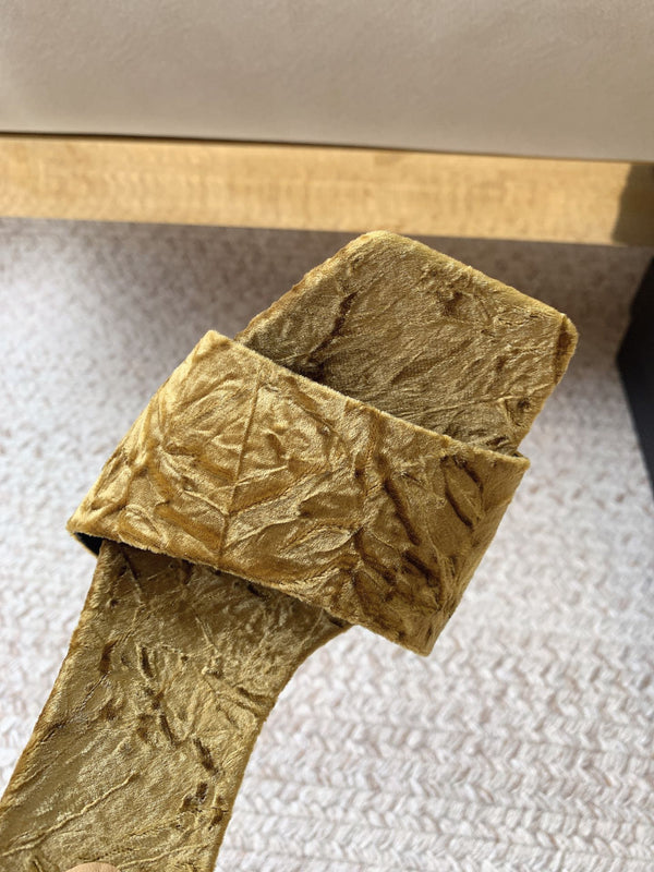 HIGH HEEL SLIDES IN SAND YELLOW VELVET