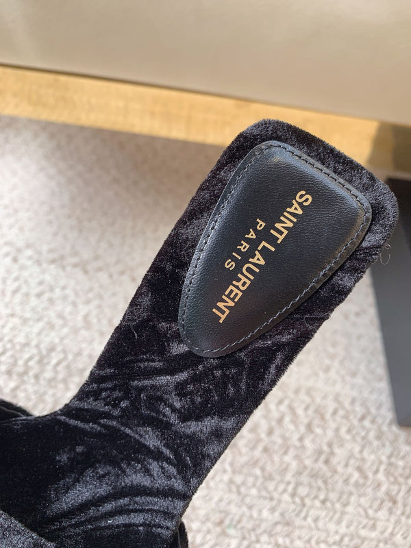 HIGH HEEL SLIDES IN BLACK VELVET