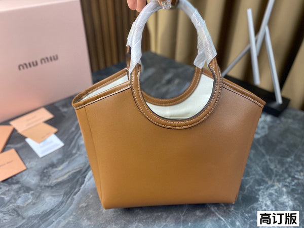BORSA HOBO 27 GRANDE IN PELLE DI VITELLO MARRONE CARAMELLO
