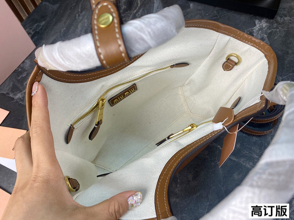 BORSA HOBO 27 GRANDE IN PELLE DI VITELLO MARRONE CARAMELLO