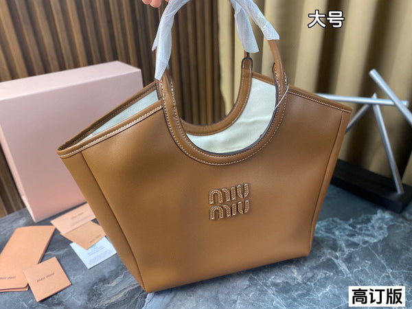 BORSA HOBO 27 GRANDE IN PELLE DI VITELLO MARRONE CARAMELLO