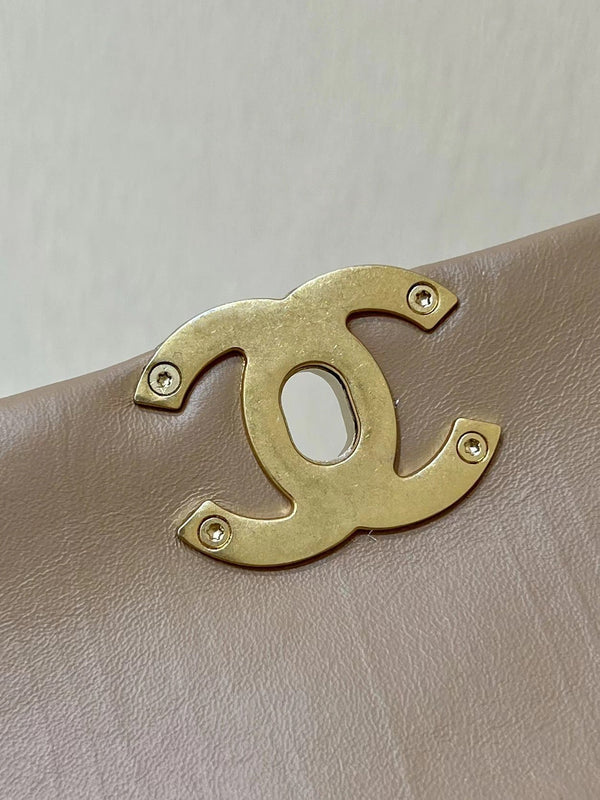 19 FLAP BAG 20 BEIGE BODIN CALFSKIN GOLD HARDWARE