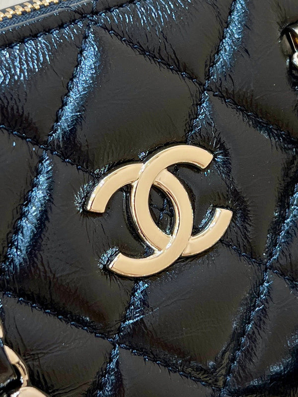 CC 24B AS5130 Small Shell Bag 20cm Black Polished Lambskin