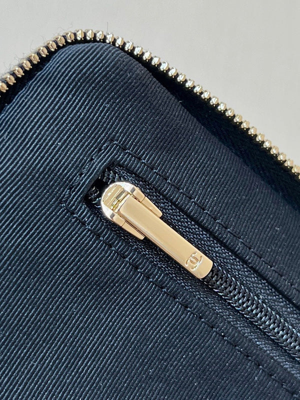 Borsa per fotocamera con maniglia CC 24K 23 cm in pelle di agnello nera leggera GHW