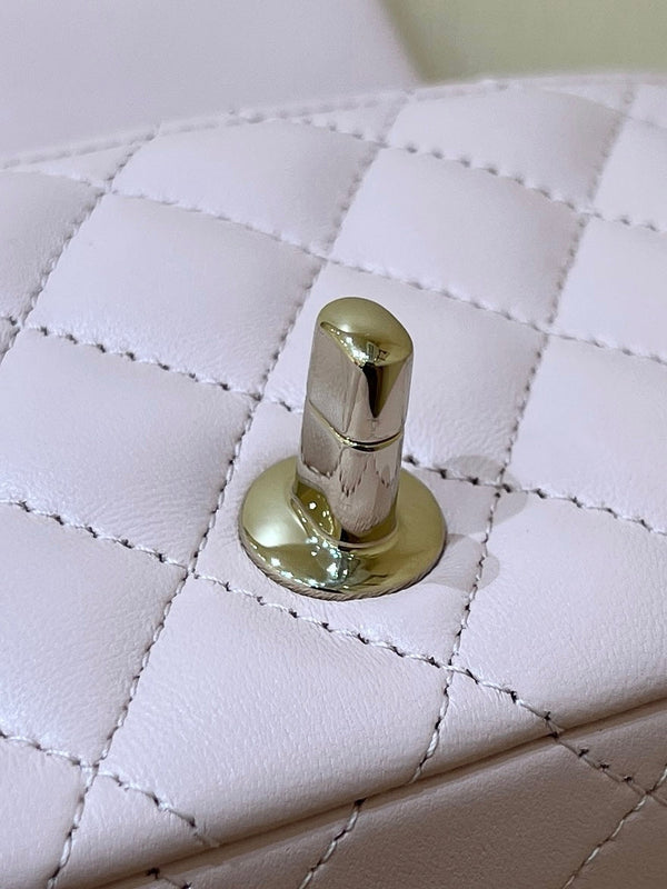 Borsa a patta CC 24K Mini 18 cm in pelle di agnello rosa chiaro con finiture dorate