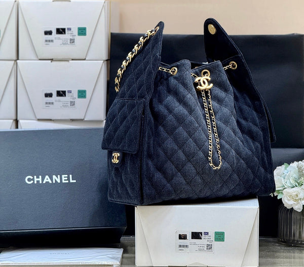 Sac à main CC 25 40 en jean bleu foncé avec détails dorés