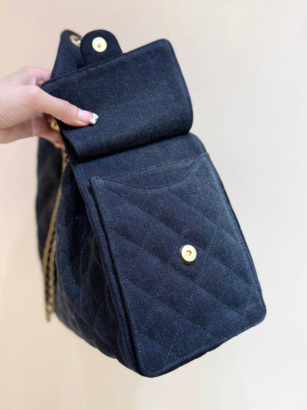 Sac à main CC 25 40 en jean bleu foncé avec détails dorés