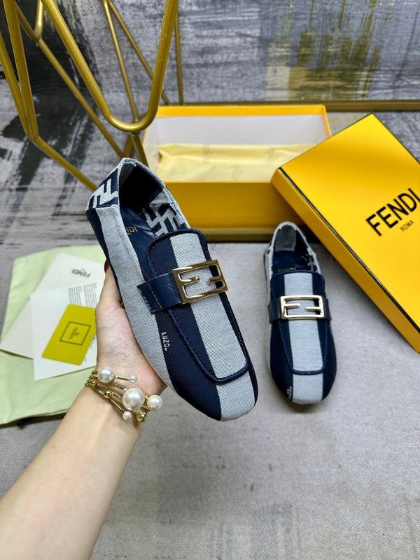 MOCASSINI FENDI BAGUETTE IN TELA BLU NAVY E BIANCO CON FERRAMENTA ORO