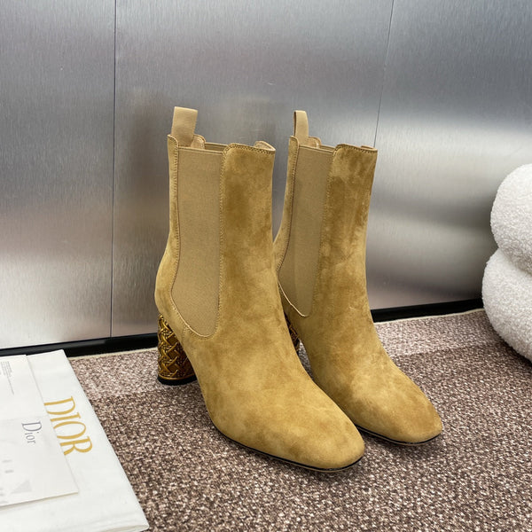 Stivaletto con tacco CD Icon in pelle scamosciata beige giallo chiaro