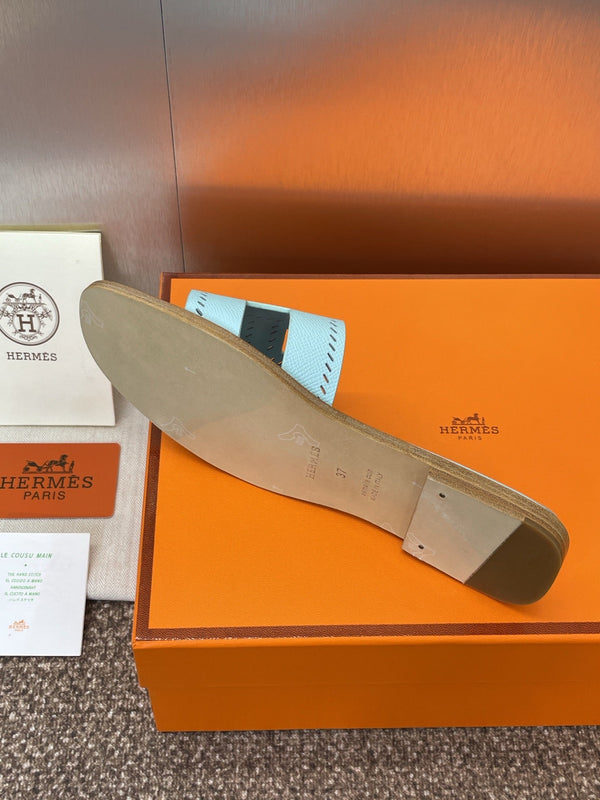 Sandalo HM 25 Oran in pelle Epsom perforata blu nuvola